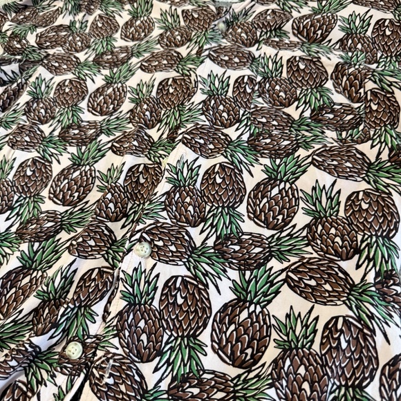 Men’s pineapple button up - Picture 3 of 4